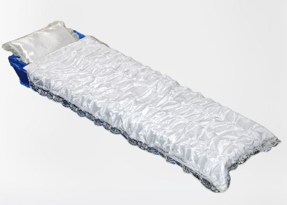 Покрывало в гроб атлас-гофре белое с золотым кружевом