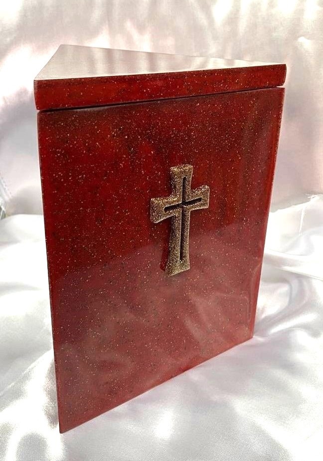 Урна для праха Треугольник красная (24 см)
